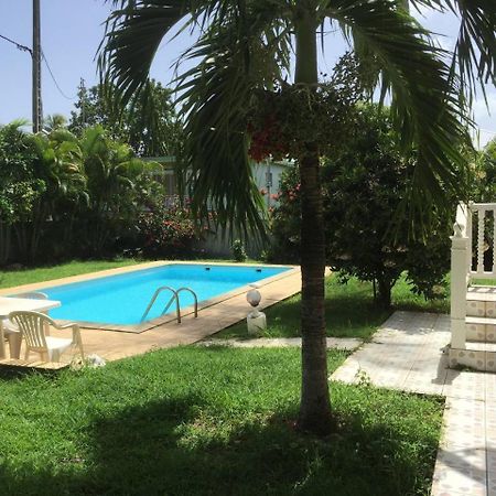 T2 Tropical En Bord De Piscine A 100M De La Mer Apartment Le Carbet Ngoại thất bức ảnh