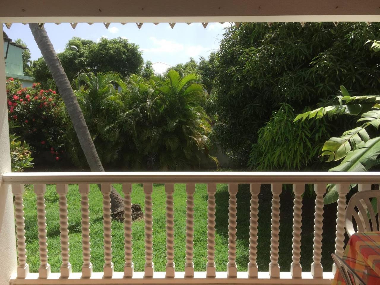 T2 Tropical En Bord De Piscine A 100M De La Mer Apartment Le Carbet Ngoại thất bức ảnh