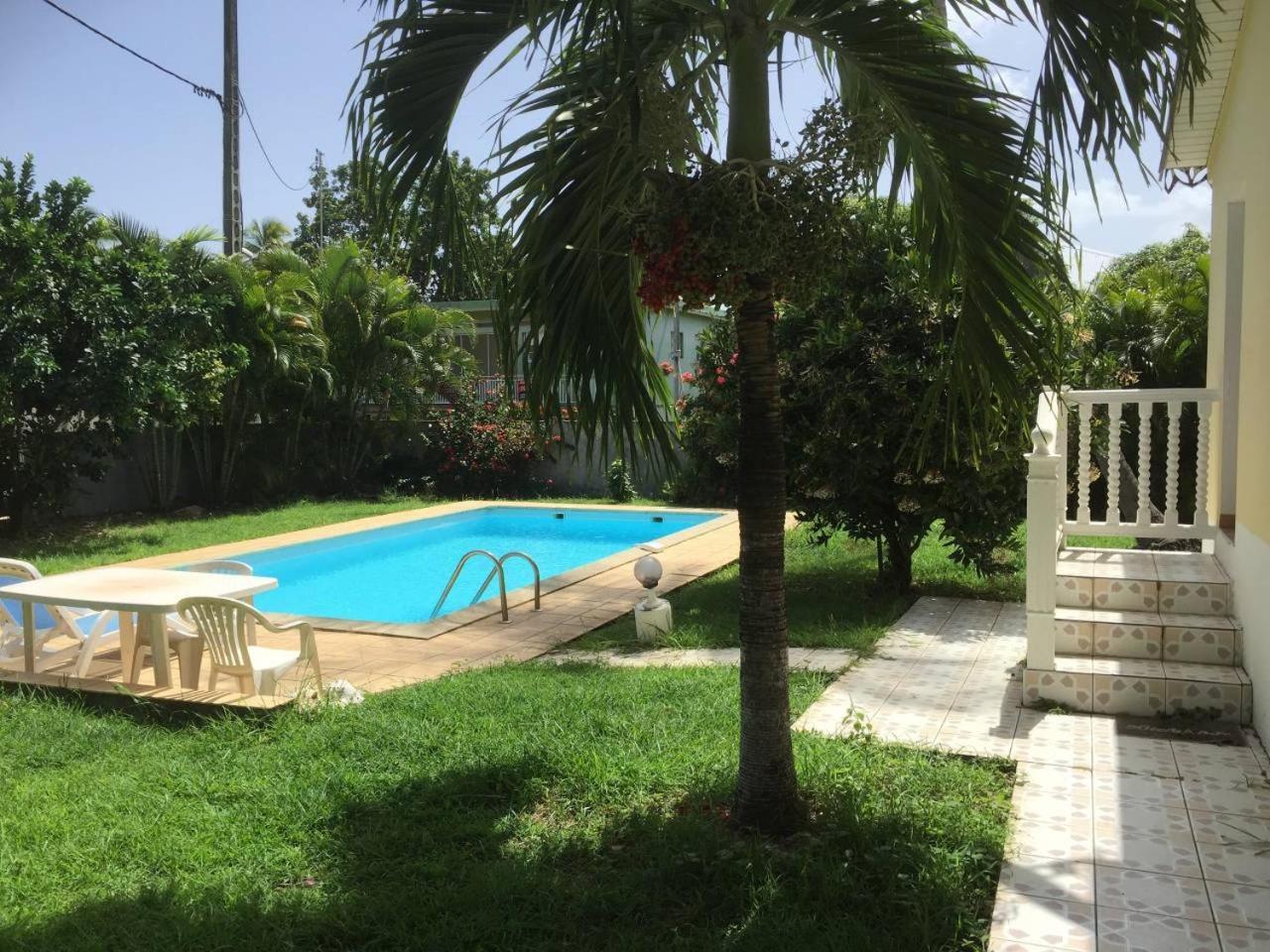 T2 Tropical En Bord De Piscine A 100M De La Mer Apartment Le Carbet Ngoại thất bức ảnh